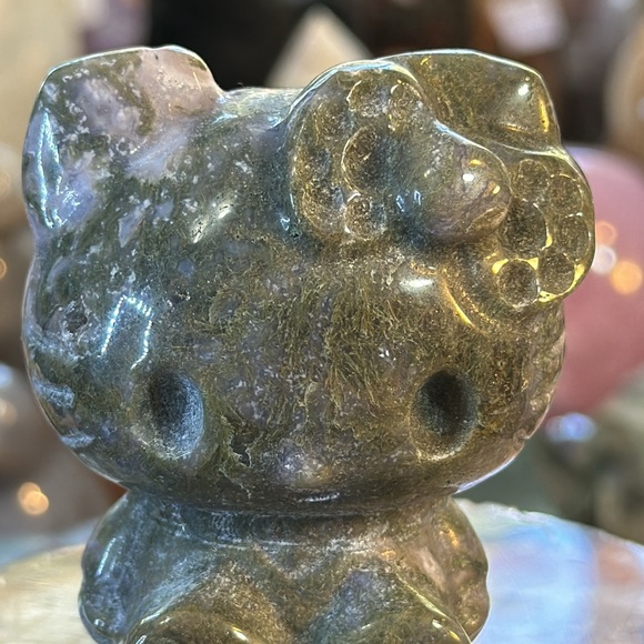 🎄SALE🎄Moss Agate Hello Kitty Carving With Druzy! - Picture 9 of 9